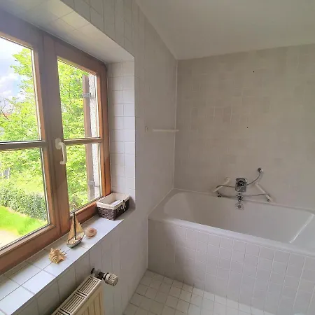 Сasa de vacaciones Uriges, Altes Haus In Bester Lage *
